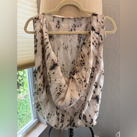 NWT Zara VOLUMINOUS PRINTED TOP ZW COLLECTION Black/Ecru Size Small - Picture 1 of 9